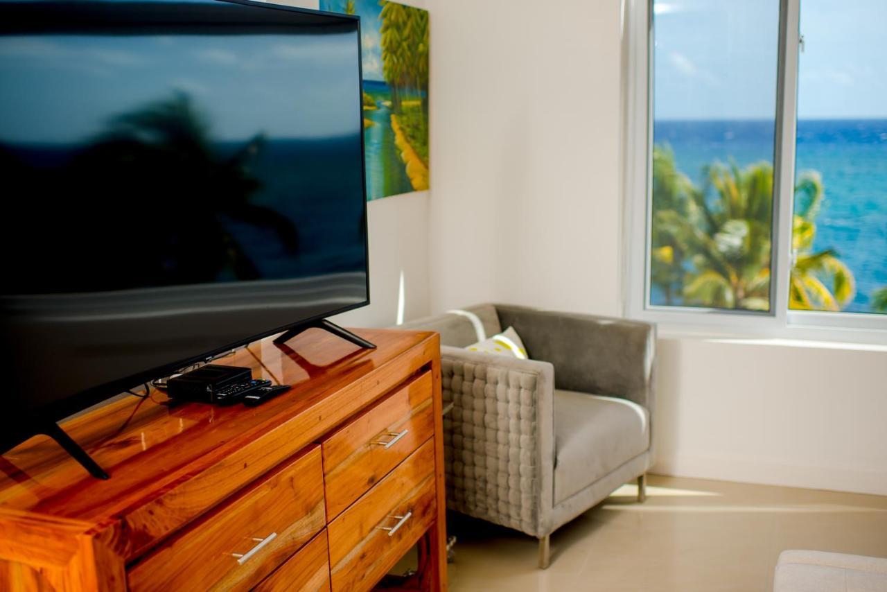 אוצ'ו ריוס Whispering Seas Oceanfront Suite מראה חיצוני תמונה